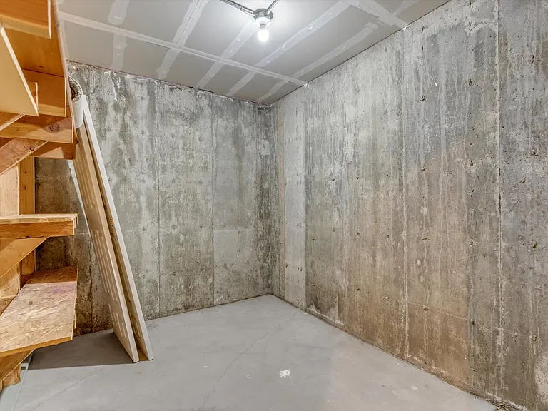 Spacious 10 x 8 storage unit