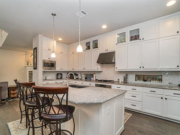 5th image of 4304 Meadow Hawk Dr