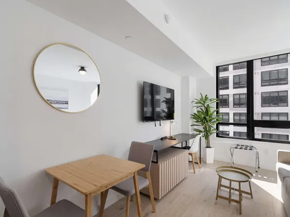 225 N Miami Ave, Miami, FL