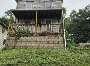 1156 Washington St, Vandergrift, PA 15690