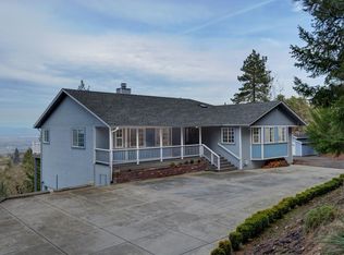318 Andesite Dr, Jacksonville, OR 97530