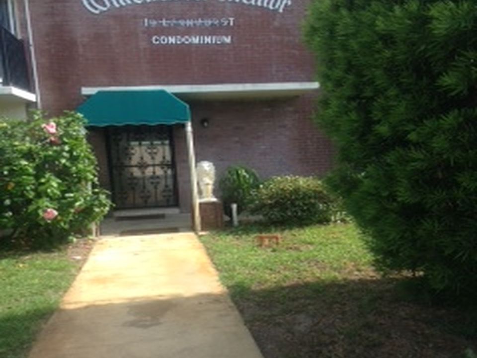 1st image of 10 Lynnhurst Dr APT 109
