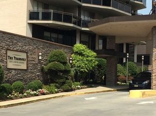 2077 Center Ave APT 8E, Fort Lee, NJ