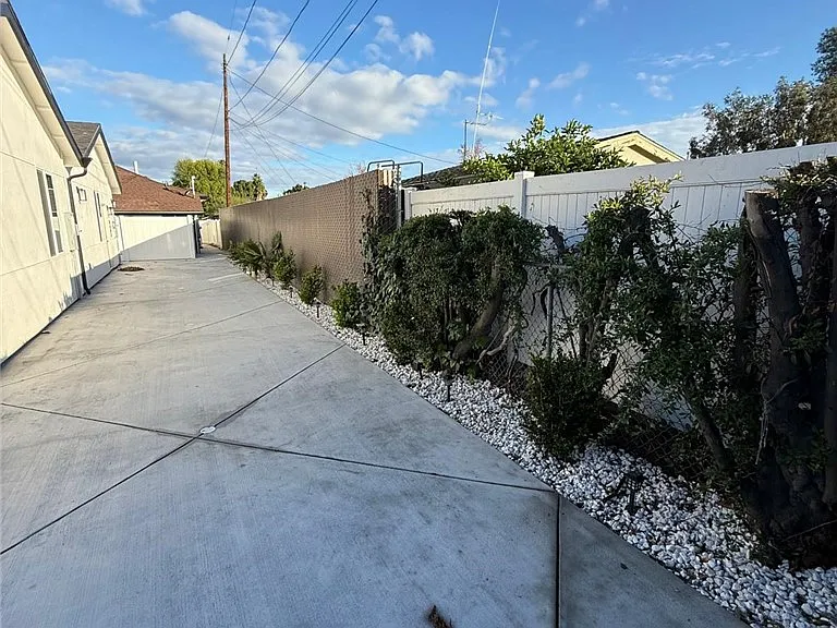 8603 Delco Ave — Photo 56