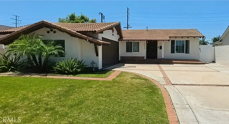 2500 Sidon Ave — Photo 2