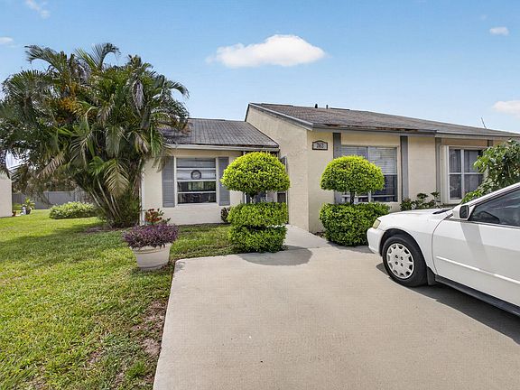 3rd image of 262 Palmetto Court