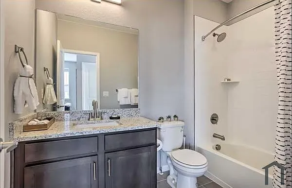 5302 E 64th Ave — Photo 18