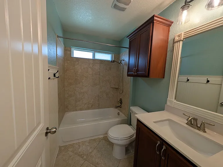 1337 Lauren St — Photo 32