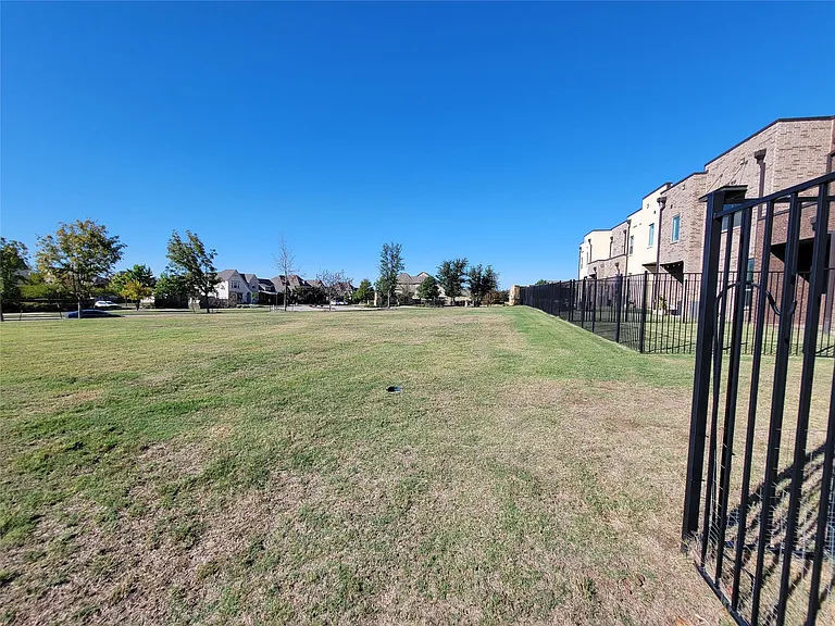 1059 Maverick Dr — Photo 30