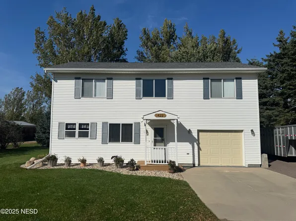 422 11th St W, Clear Lake, SD 57226