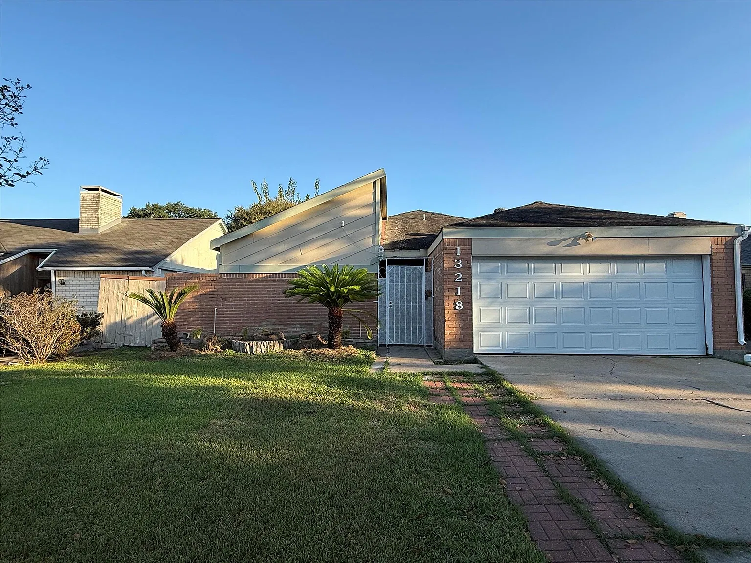 3 bed, 2.0 bath, 1568 sqft, $1,850 — Photo 1