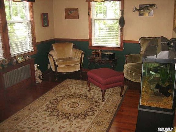 2nd image of 218 Waverly Ave