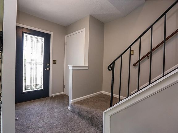 5th image of 105 Sugar Tree Cir