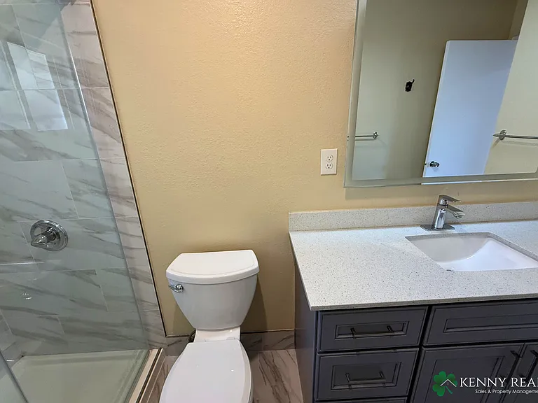 2504 Tipperary Ave — Photo 18
