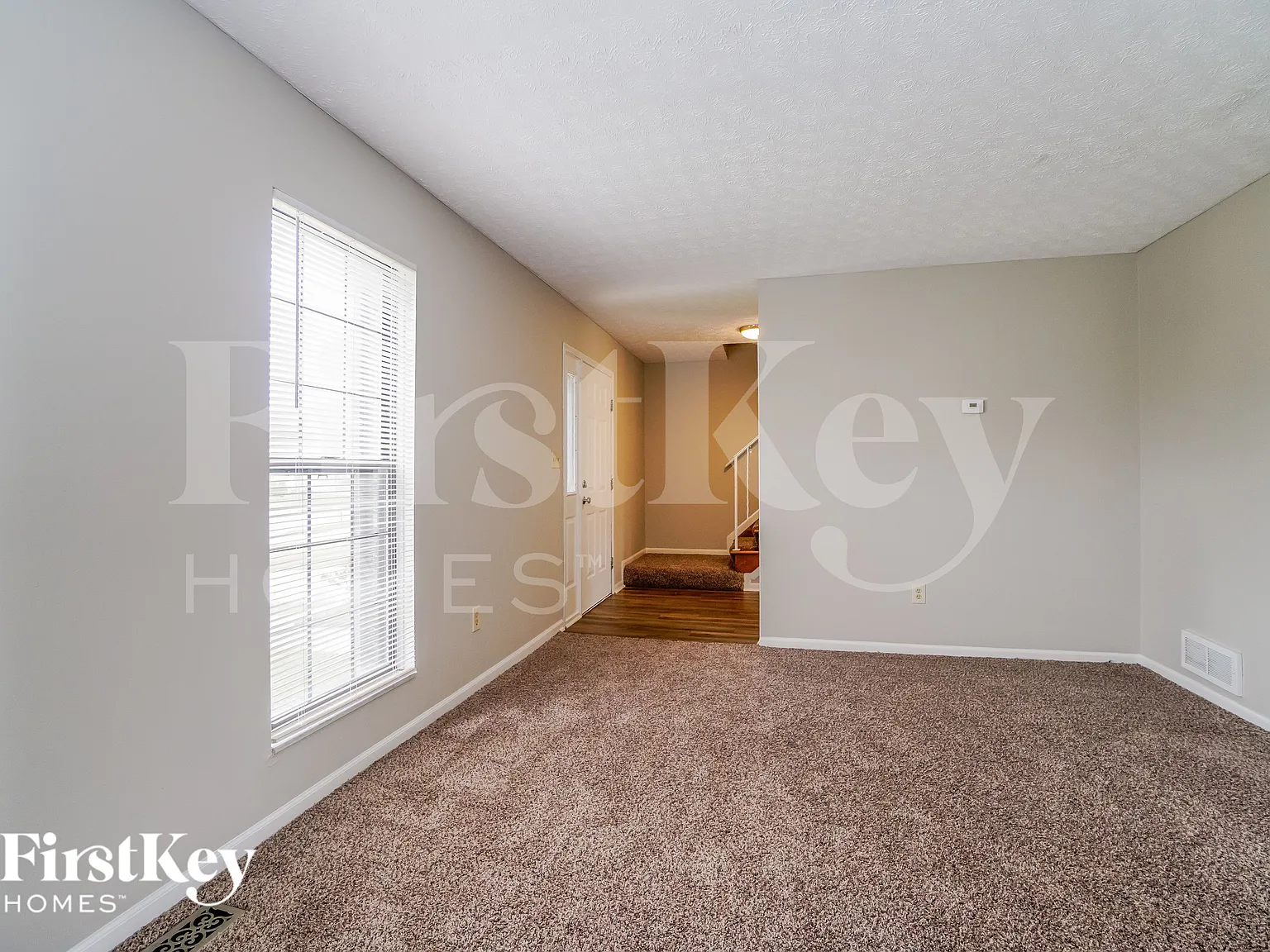 4 bed, 2.5 bath, 1954 sqft, $2,710 — Photo 4