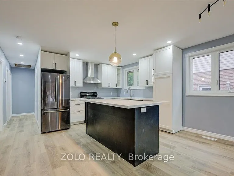 15 Nathaniel Cres #UPPER — Photo 20