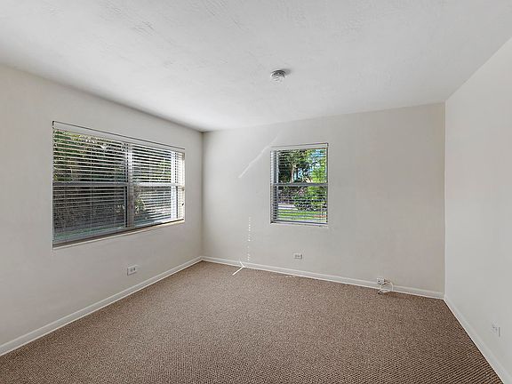 5th image of 731 Sunset Dr