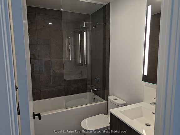 3rd image of 215 Lakeshore Rd W #447