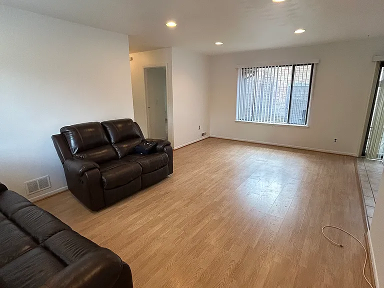 41 Whittney Ct — Photo 3