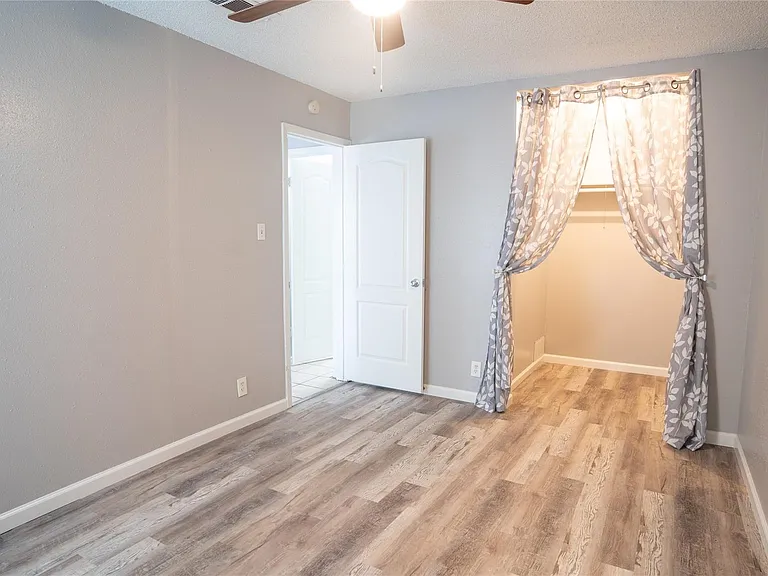 3003 Parker Ln #D — Photo 15