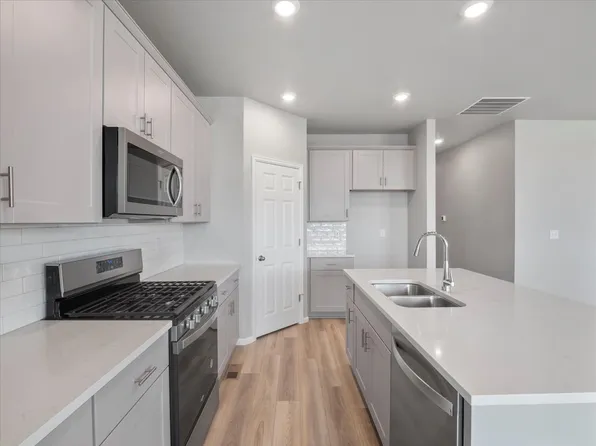 Primrose Plan, Buffalo Highlands: The Flora Collection