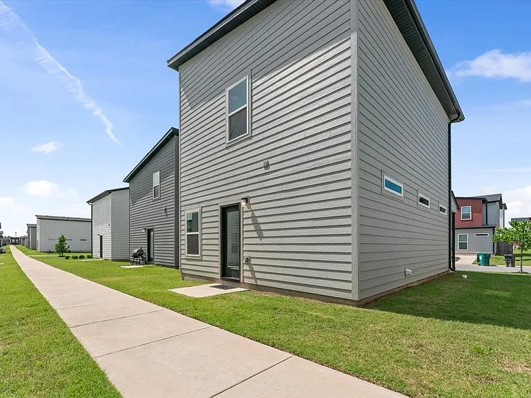 941 Ventnor Ave — Photo 26