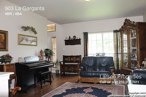 2nd image of 903 La Garganta