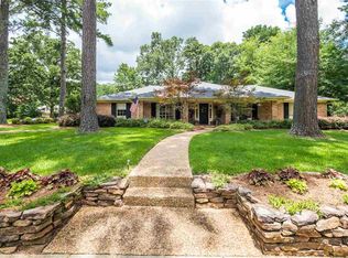 5406 Hialeah Dr, Jackson, MS 39211