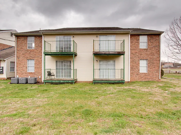 Maitland Court — Photo 15