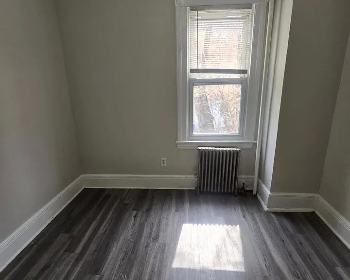 54 Princeton St #2L — Photo 7