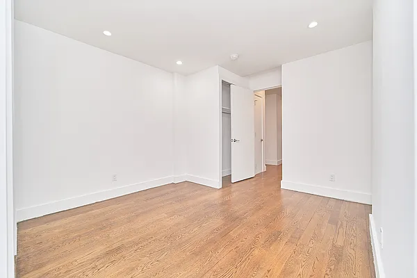Rented by The Agency | media 14
