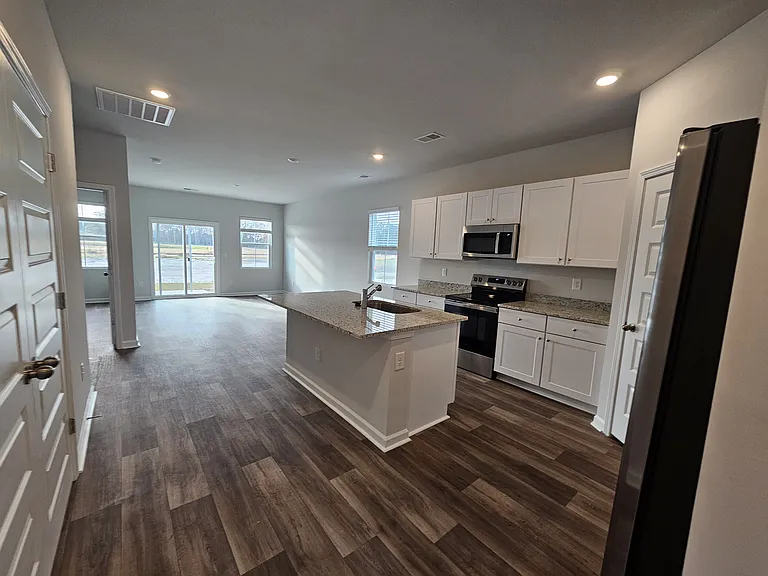 2100 Wild Indigo Cir NW — Photo 4