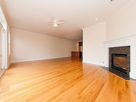 3rd image of 2946 W Belmont Ave #1