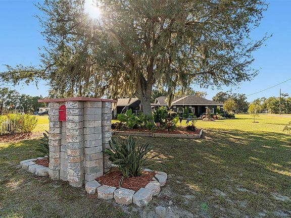 3rd image of 14721 Scharber Rd