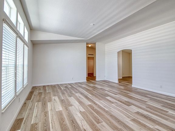 5th image of 1600 E Vista Way Space 56