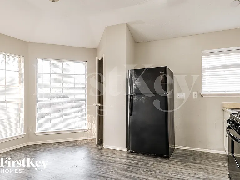 3815 Derbyhall Dr — Photo 6