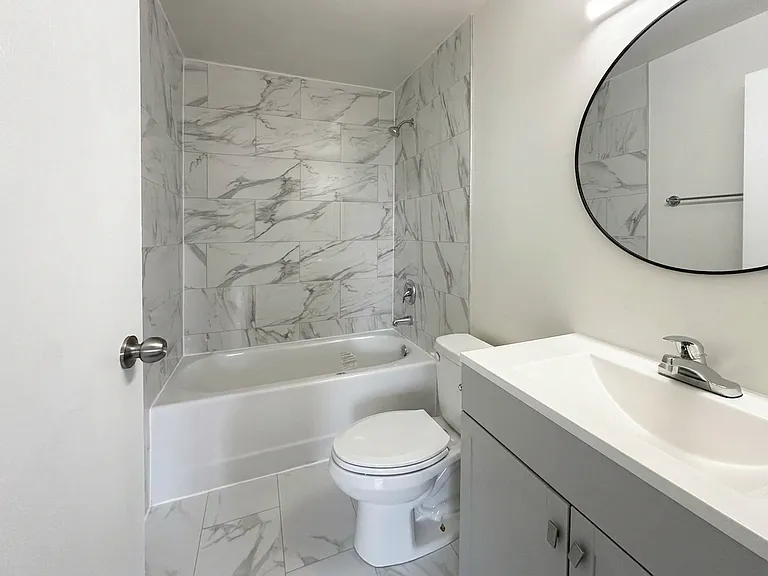 704 Canboro Rd — Photo 9