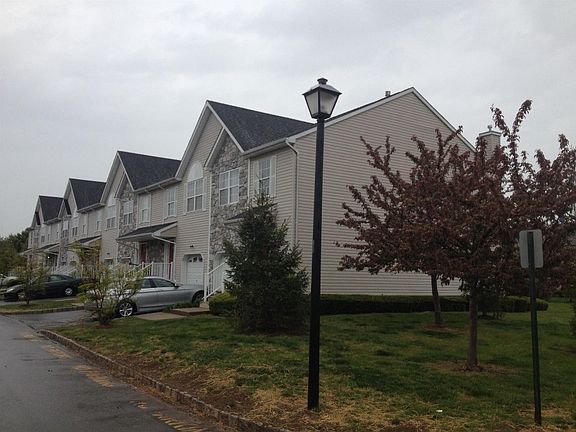 5th image of 11 Edith Dr #2411