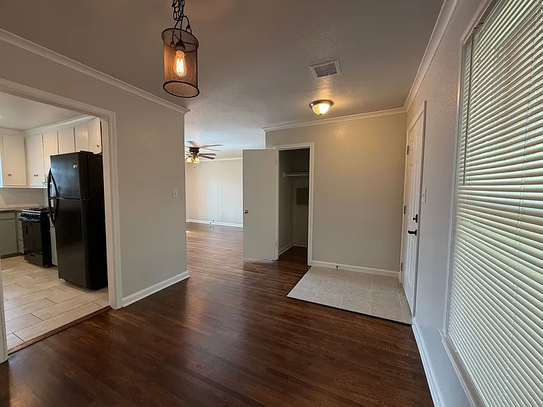 4819 S Owasso Ave — Photo 6