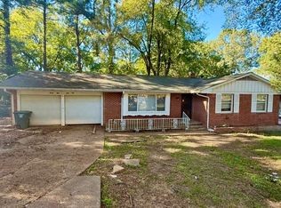 2865 W Lake Shore Dr, Memphis, TN 38127