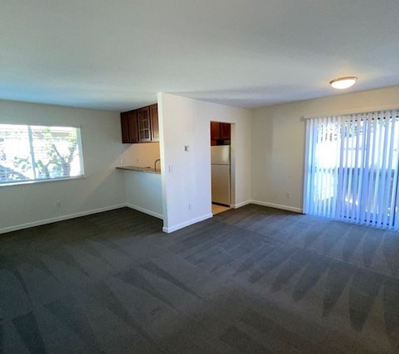 1st image of 3116 Lake Dr APT 12A