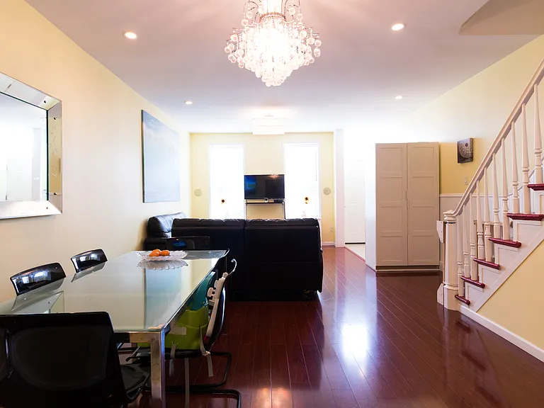 633 Washington Ave #1 — Photo 13