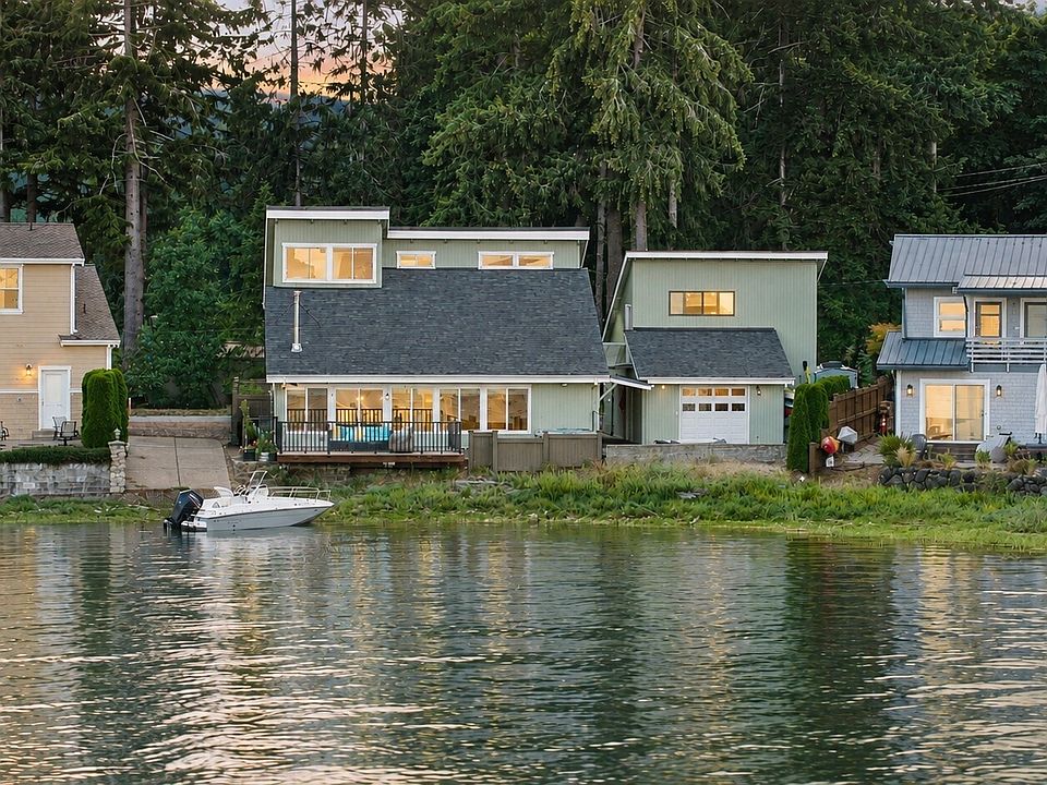 1st image of 21 NE Belaire Drive