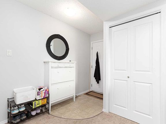 4th image of 1915 18th Ave N #1