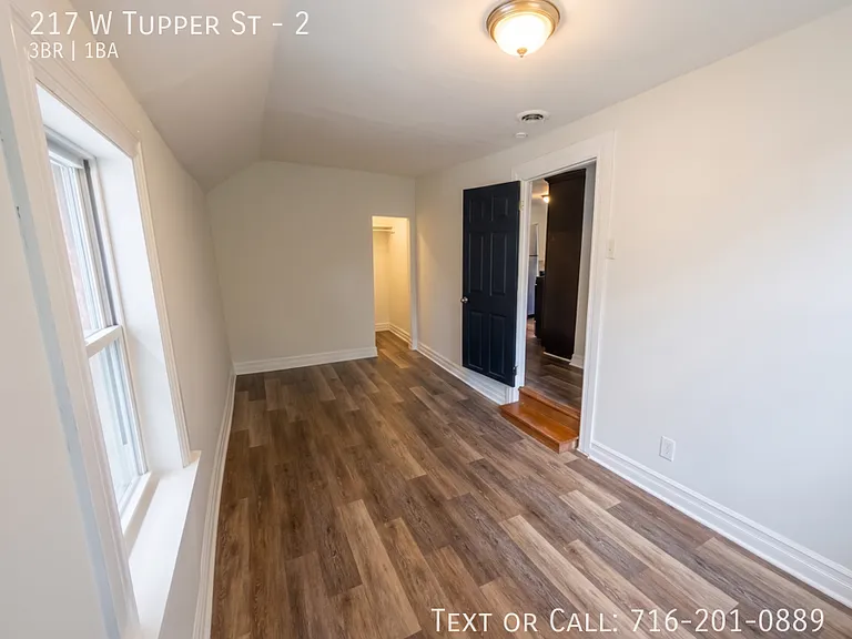 217 W Tupper St #2 — Photo 7