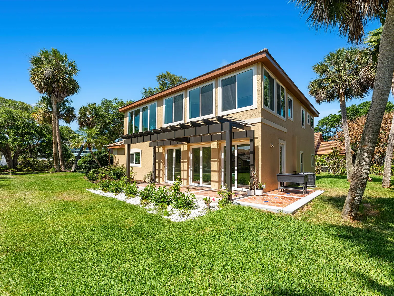 3 bed, 2005 sqft, $6,800 — Photo 3