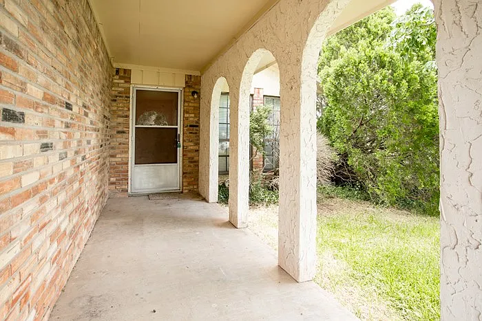 1117 S Dexter Drive — Photo 2