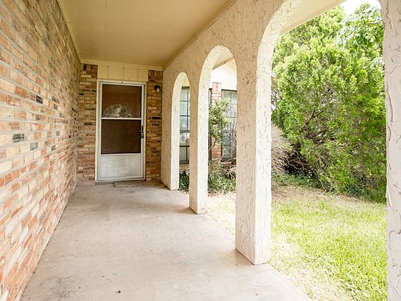 2nd image of 1117 S Dexter Dr