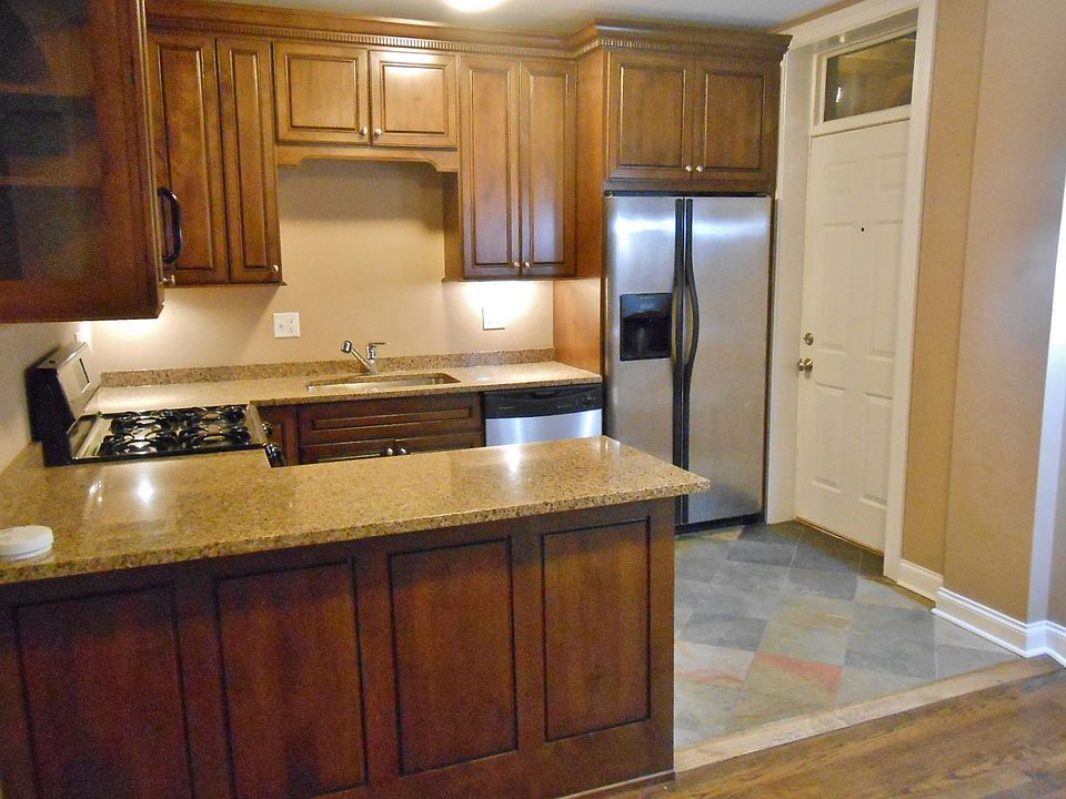1st image of 4836 N Paulina St #2