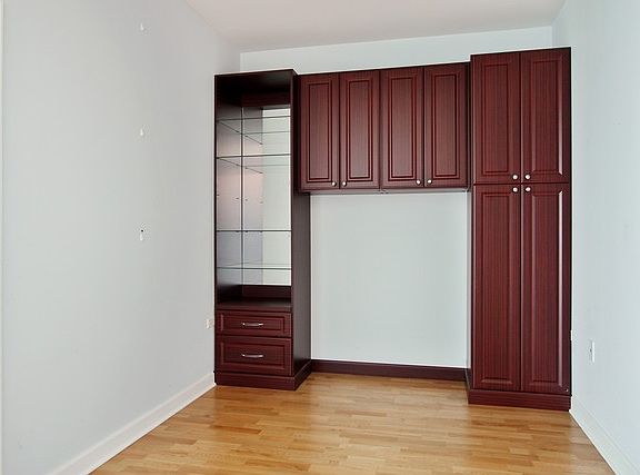 4th image of 1629 S Prairie Ave Unit 1502